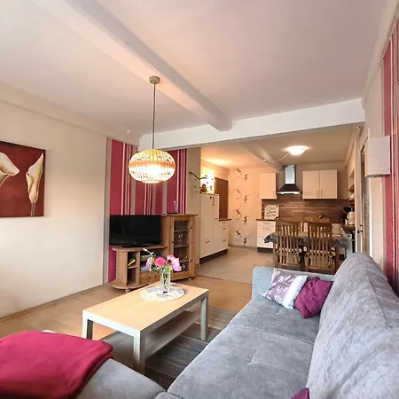 Naeve - Gemuetliche Auf Dem Lande Mit Zwei Schlafzimmern